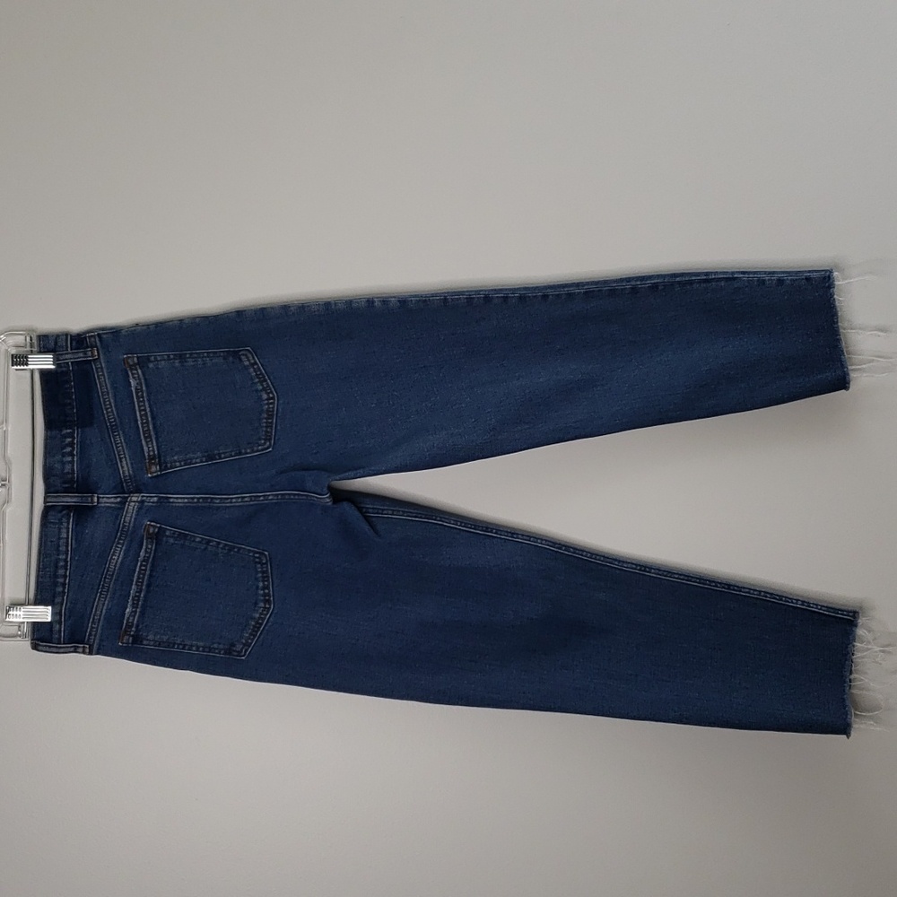 Abercrombie & Fitch The Mom Jeans button-front high-rise raw hem size 6/… - Picture 9 of 12